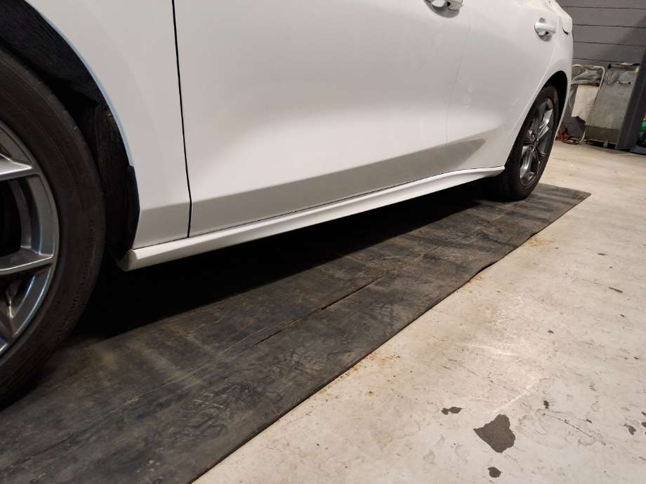 Kanalskjørt venstre til Ford Focus, 2018-->> (Type IV)  (FORD|)