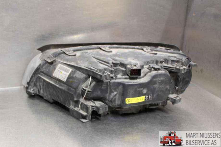 Frontlykt høyre xenon til Volvo V70 2007-2013 (Type III, Fase 1)  (VOLVO||31214348)