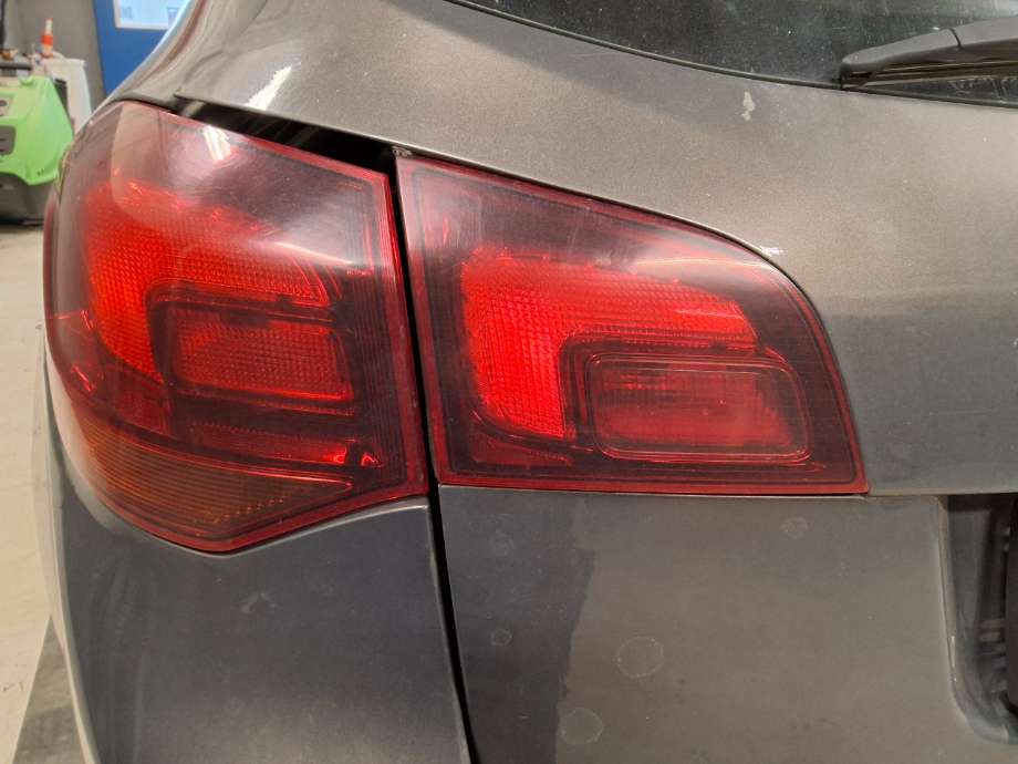 Baklykt venstre indre til Opel Astra J, 2010-2015  (OPEL|)