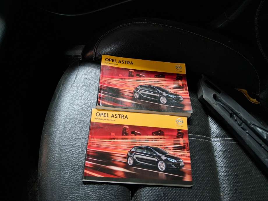 Instruksjonsbok til Opel Astra J, 2010-2015  (OPEL|)