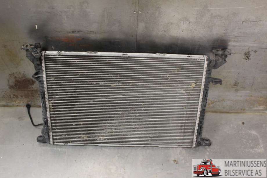 Radiator (automat gir) til Audi A6 2011-2014 (Type IV, Fase 1) (C7) (C7) (AUDI||8K0.121.251.L)