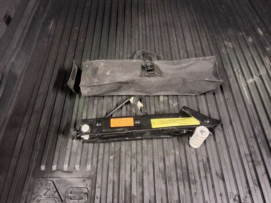 Jekk original til Audi A6, 2011-2014 (Type IV, Fase 1) (C7) (C7) (AUDI|)