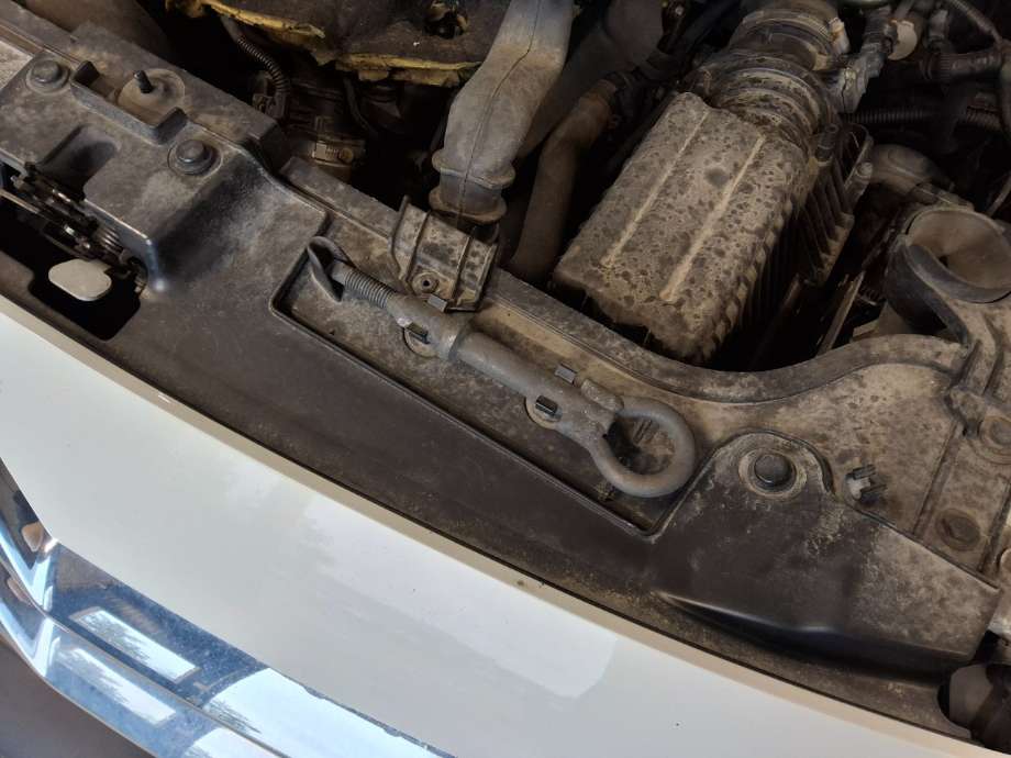 Bagasjerom slepeøye/tauekrok til Citroën Jumpy, 2007-2016 (Type II)  (CITROEN|)