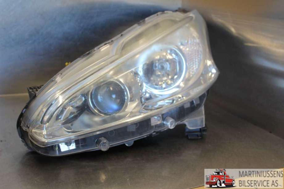 Frontlykt venstre halogen til Peugeot 208 2012-2019 (Type I)  (PEUGEOT||98 022 214 80)