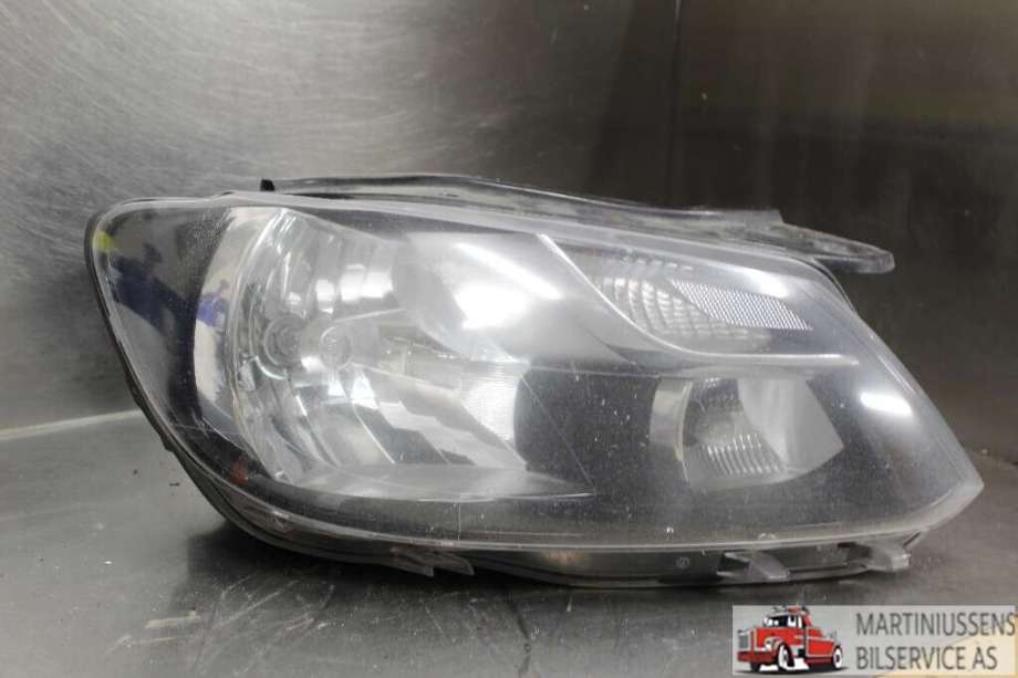 Frontlykt høyre halogen til VW Caddy 2010-2015 (Type III, Fase 2)  (VOLKSWAGEN||2K5 941 006 A)