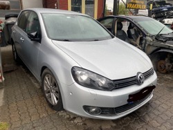 Diverse deler til VW Golf VI 2008-2012  (VOLKSWAGEN||MELLOM TÅKELYS MITTE)