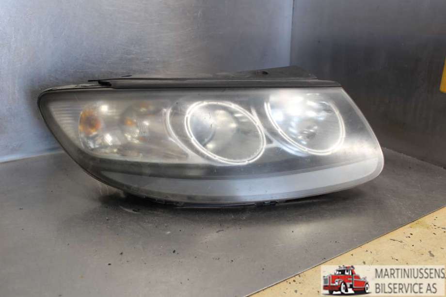 Frontlykt høyre halogen til Hyundai Santa Fe 2006-2009 (Type II, Fase 1)  (HYUNDAI||92102-2BXXX)