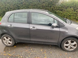 Dør høyre foran til Toyota Yaris, 2009-2011 (Type II, Fase 2)  (TOYOTA|)