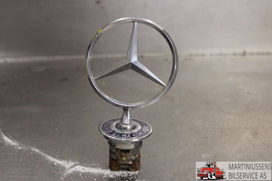 Emblem til Mercedes C-Klasse 2000-2004 (Fase 1) (W203) (W203) (MERCEDES|)