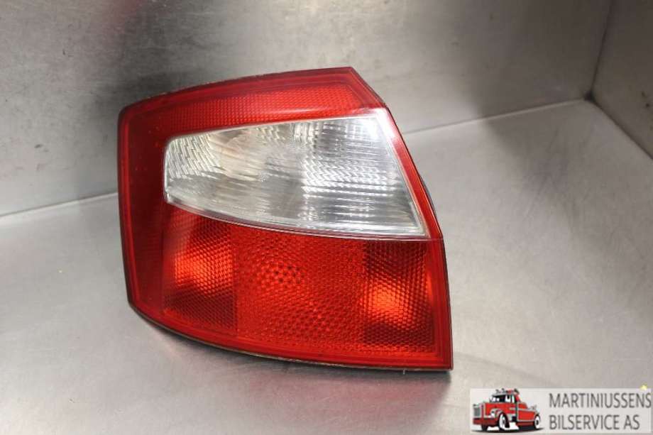 Baklykt venstre til Audi A4, 2001-2004 (Type II) (B6) (B6) (AUDI|)