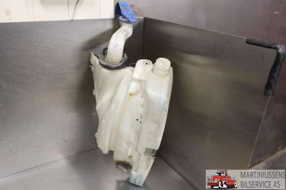 Spylertank til Audi A8 2003-2010 (Type II)  (Audi|4E0 955 453 J|)
