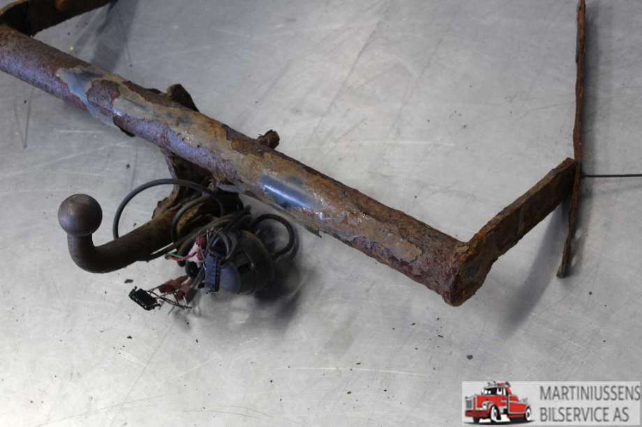 Hengerfeste til VW Transporter / Caravelle 1990-2003 (T4) (T4) (VOLKSWAGEN|)