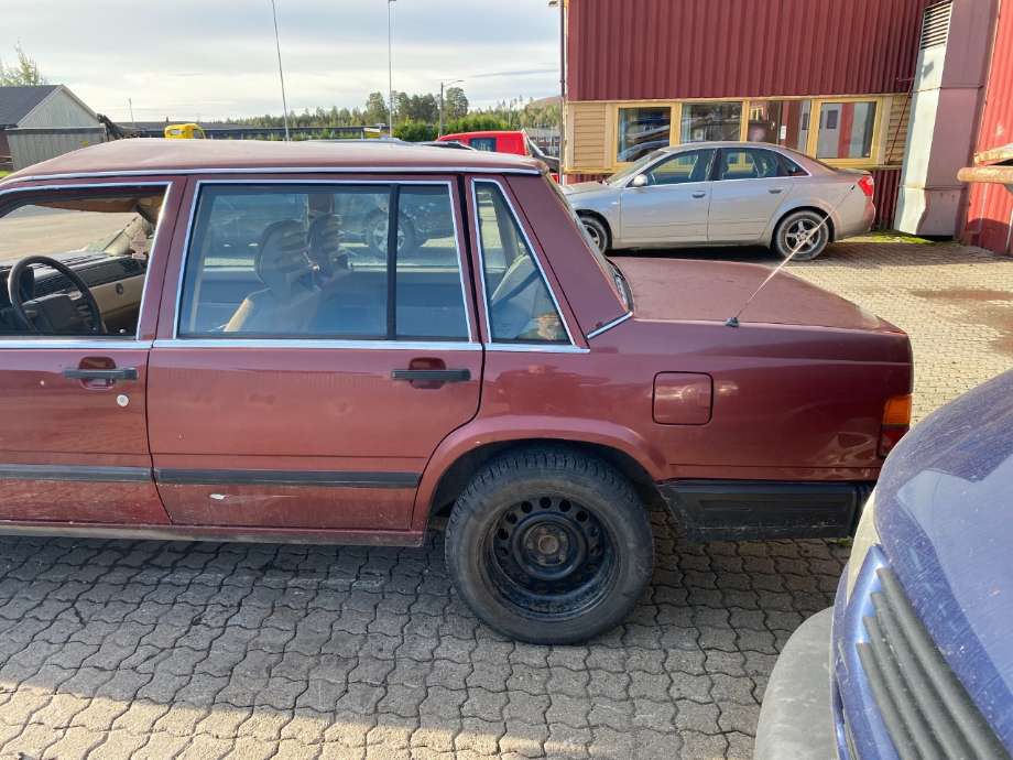 Dør venstre bak til Volvo 740, 1984-1987  (VOLVO|)
