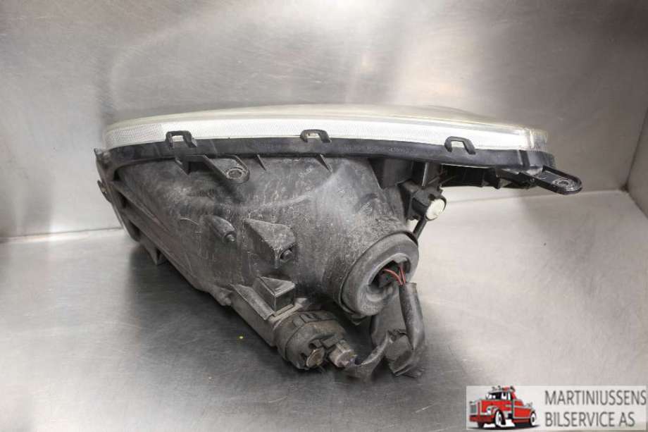 Frontlykt høyre halogen til Toyota RAV4 2000-2006 (Type II)  (TOYOTA|)