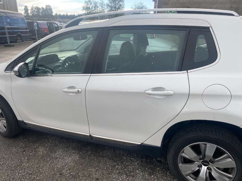 Dør venstre foran til Peugeot 2008, 2013-2019 (Type I)  (PEUGEOT|)