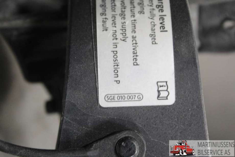 Batterilader inntak/luke til VW Passat 2015-2019 (Fase 1) (B8) (B8) (VOLKSWAGEN||5GE 010 007 G)