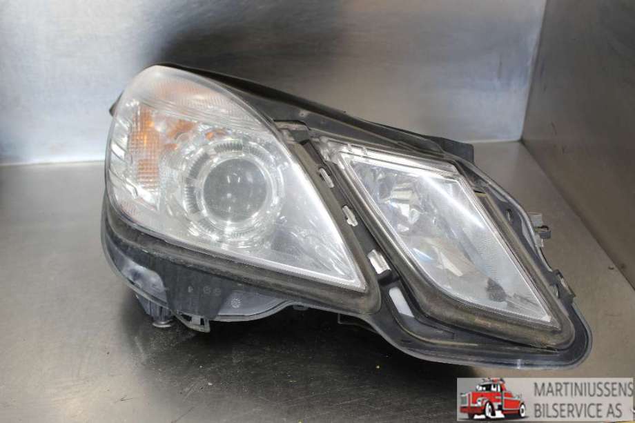Frontlykt høyre halogen til Mercedes E-Klasse 2009-2013 (Fase 1) (W212) (W212) (MERCEDES|A2128201839KZ|)