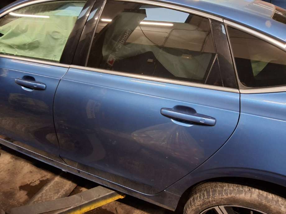 Dør venstre bak til Volvo V90 / V90 CC / S90 2016-->> (VOLVO|)