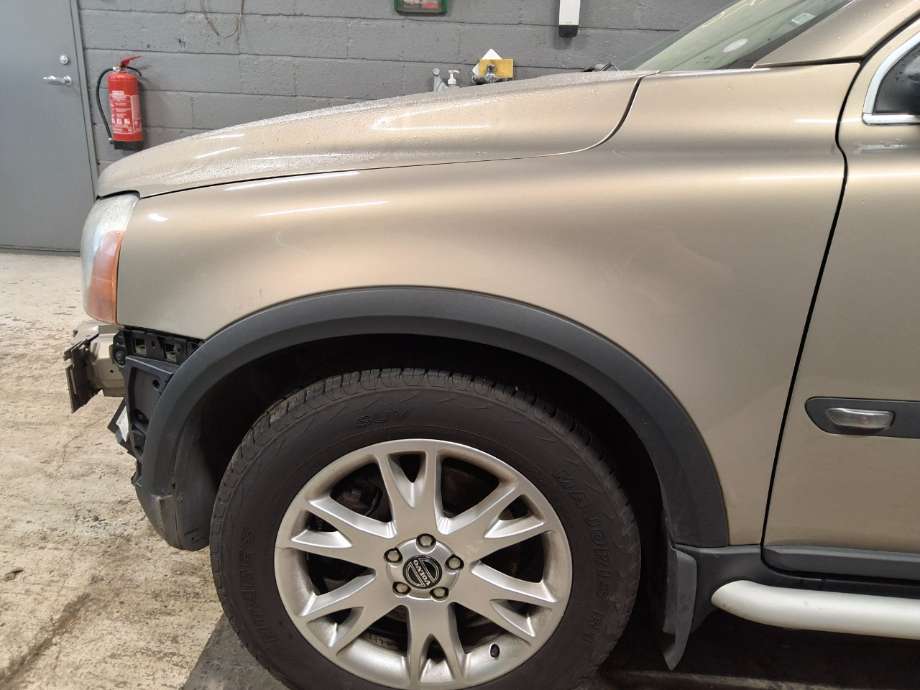 Skjerm venstre foran til Volvo XC90, 2002-2006 (Type I, Fase 1)  (VOLVO|)