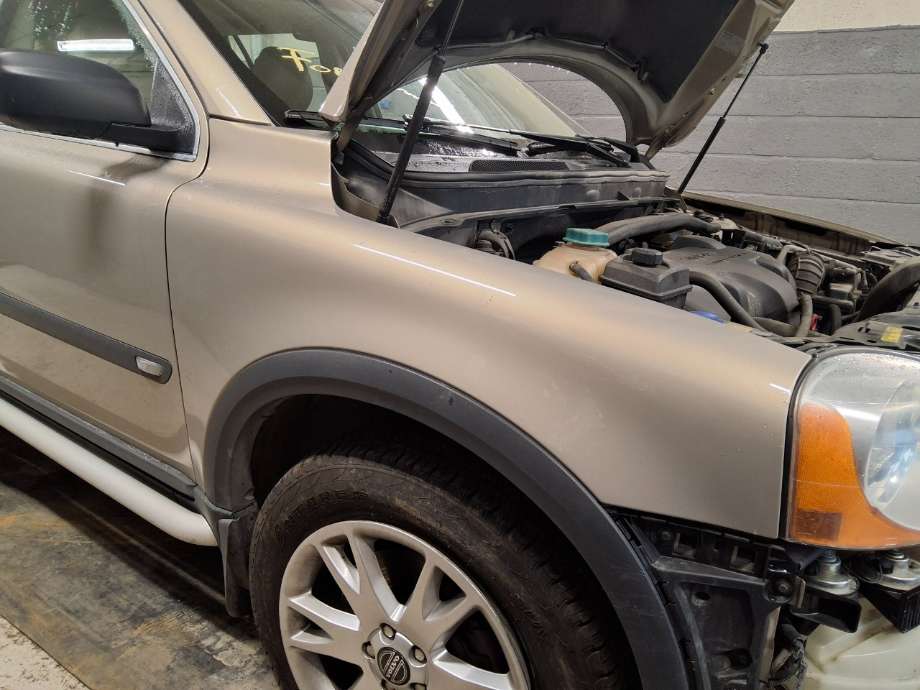 Skjerm høyre foran til Volvo XC90, 2002-2006 (Type I, Fase 1)  (VOLVO|)