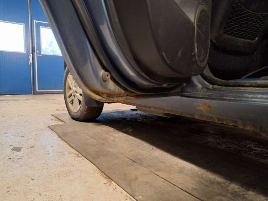 Dør venstre bak til Toyota RAV4 2006-2009 (Type III, Fase 1)  (TOYOTA|)