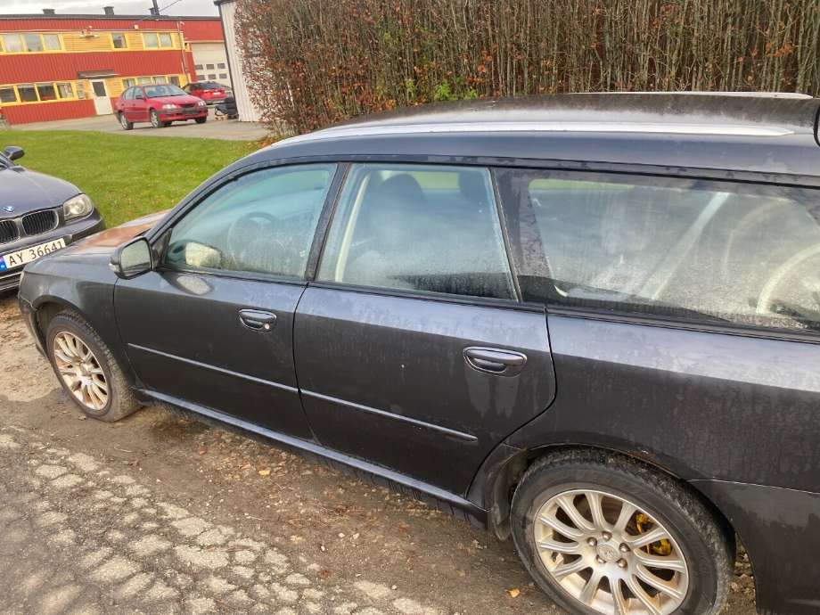 Dør venstre foran til Subaru Legacy, 2007-2009 (Type IV, Fase 2)  (SUBARU|)