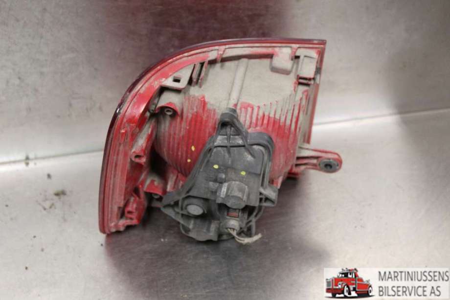 Baklykt høyre til VW Touran 2010-2015 (Type I, Fase 3)  (VOLKSWAGEN|1T0 945 096 R|)