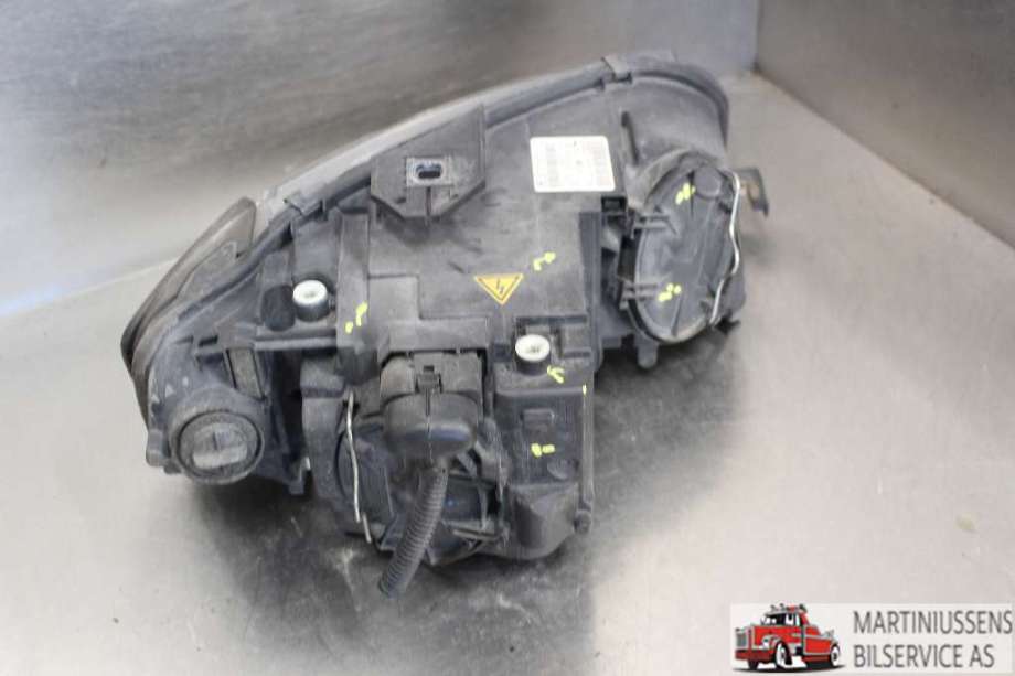Frontlykt venstre xenon til Audi A3 2003-2008 (Type II, Fase 1)  (AUDI|8P0941003R||8P0 941 003 R)