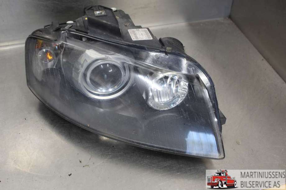 Frontlykt høyre xenon til Audi A3 2003-2008 (Type II, Fase 1)  (AUDI||8P0 941 004 R)