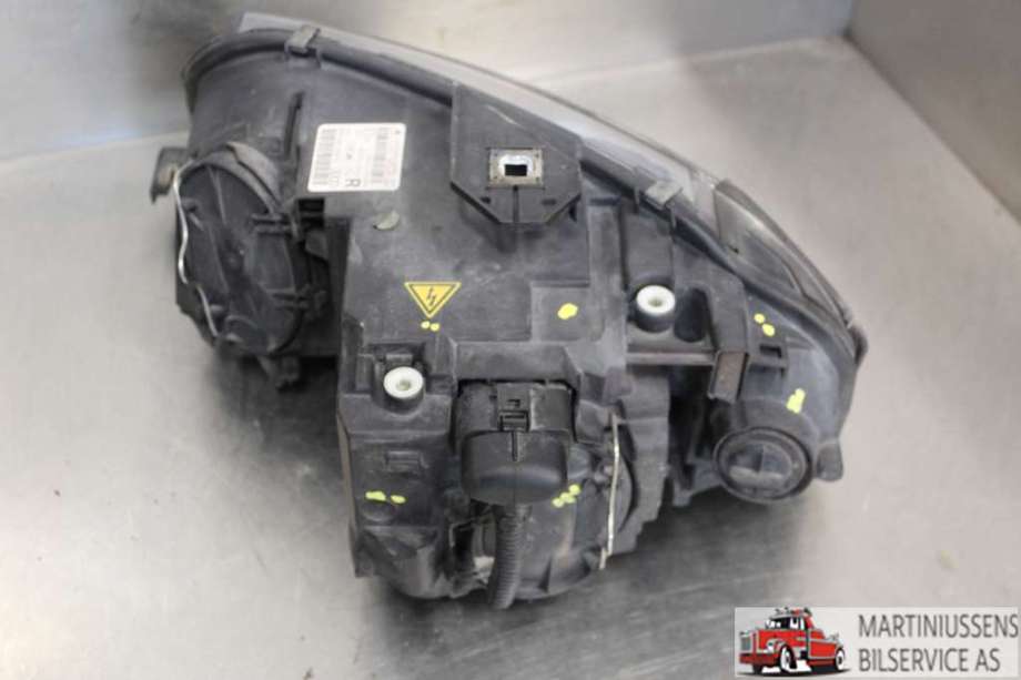 Frontlykt høyre xenon til Audi A3 2003-2008 (Type II, Fase 1)  (AUDI||8P0 941 004 R)
