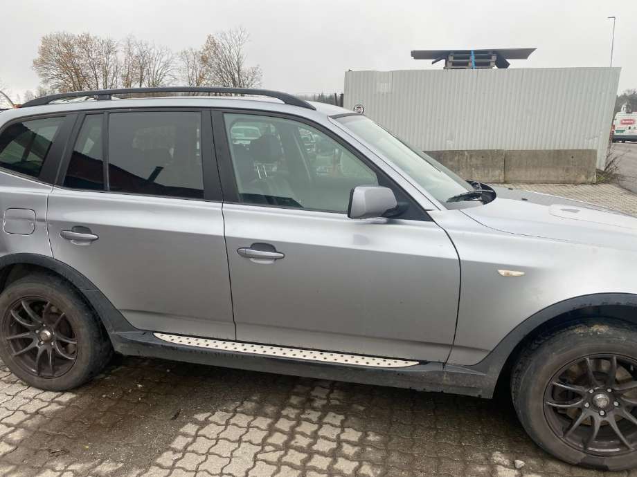 Dør høyre foran til BMW X3, 2007-2010 (Fase 2) (E83) (E83) (BMW|)