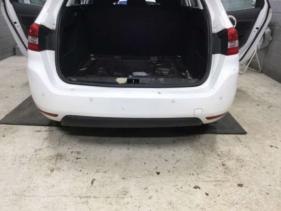 Støtfanger bak til Peugeot 308, 2013-2021 (Type II)  (PEUGEOT|)