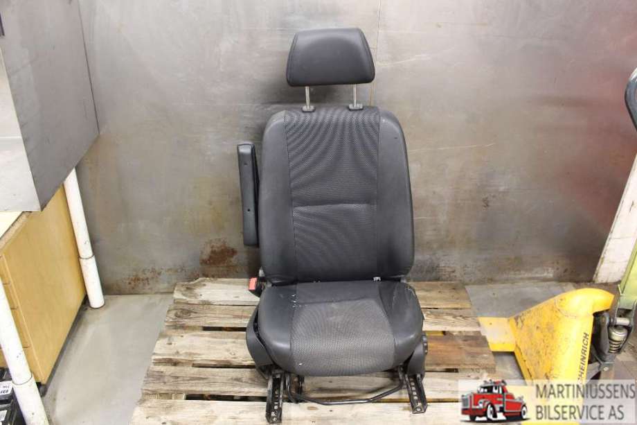 Sete foran venstre til Mercedes Sprinter, 2013-2018 (Fase 2) (906) (906) (MERCEDES|)