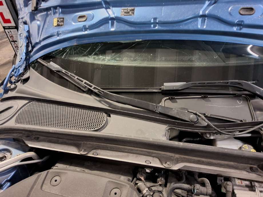 Viskerarmer frontrute til Volvo V90 / V90 CC / S90, 2016-->> (VOLVO|)