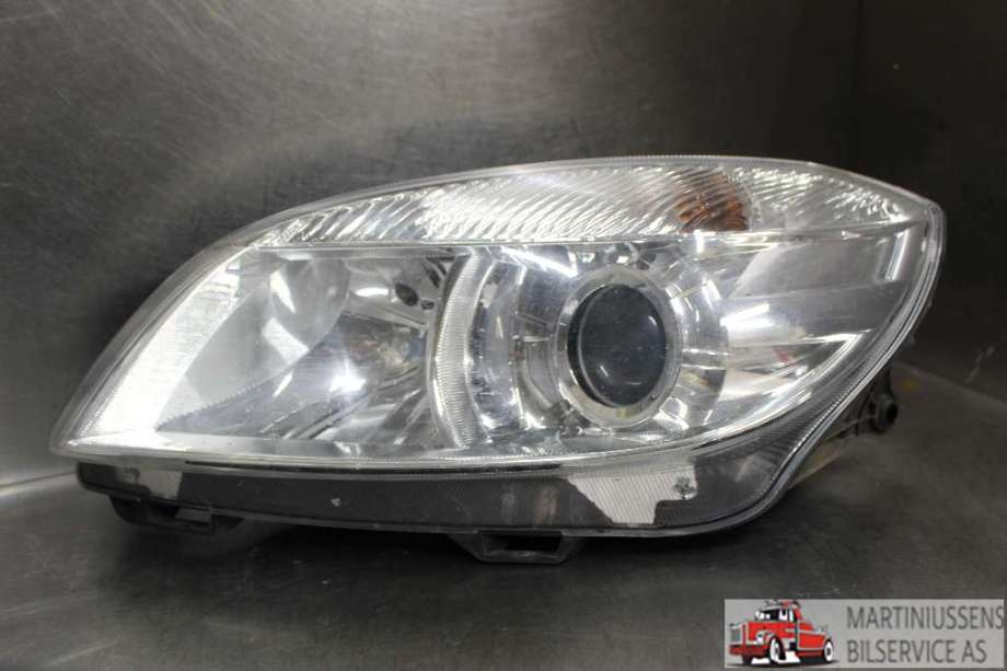 Frontlykt venstre halogen til Škoda Fabia, 2010-2014 (Type II, Fase 2)  (SKODA|)