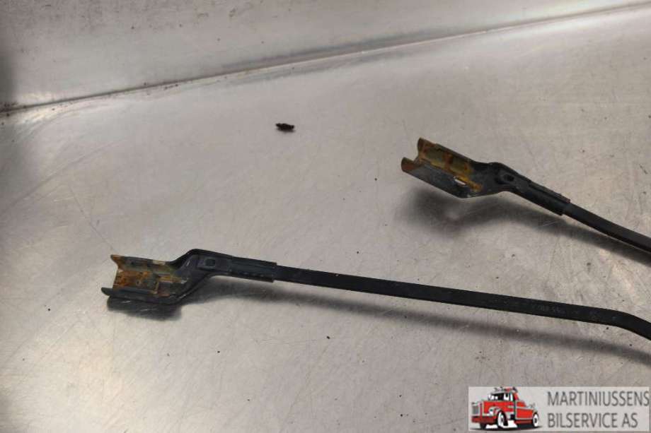 Viskerarmer frontrute til VW Caddy 2004-2010 (Type III, Fase 1)  (VOLKSWAGEN|)