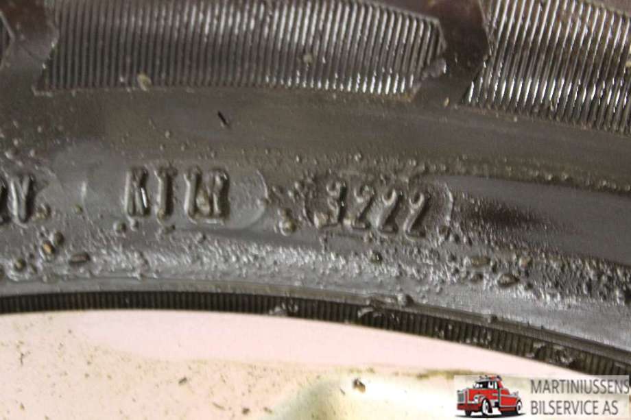 Dekk til Annet Dekk vinter piggfri 0-->> (ULTRAGRIP ICE||GOODYEAR)