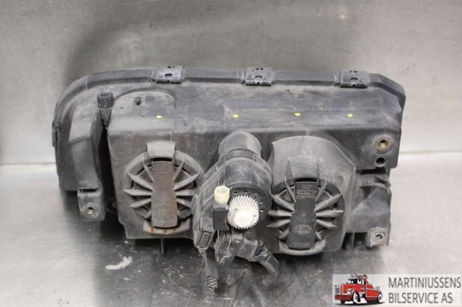 Frontlykt høyre halogen til Volvo 850 1991-1997 (VOLVO||142 006-00)