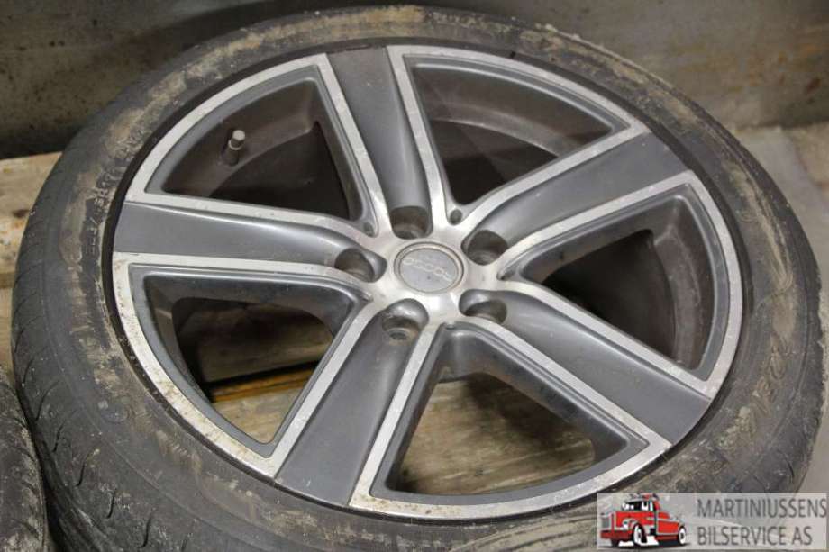 Felgsett aluminium til Audi A4 2004-2008 (Type III) (B7) (B7) (AUDI|5X112|5X17 ET 45;7|)