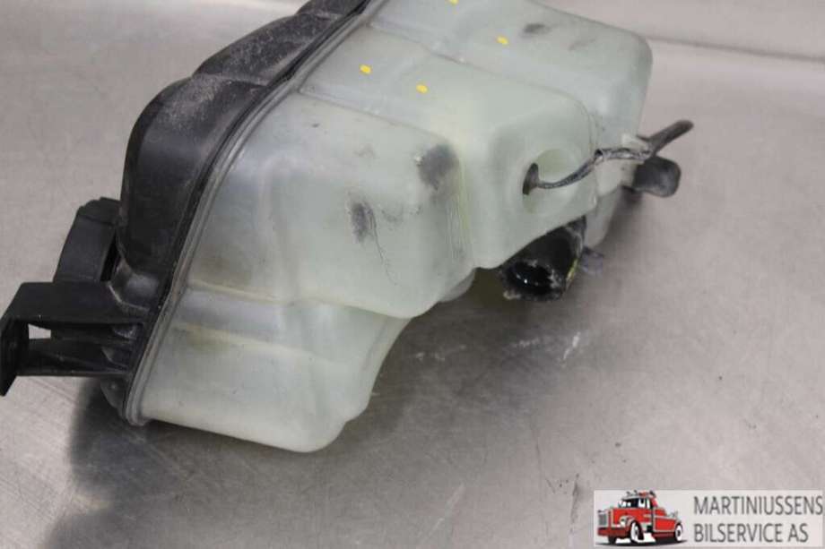 Ekspansjonstank til Volvo V70 2007-2013 (Type III, Fase 1)  (VOLVO||6G91-8K218)