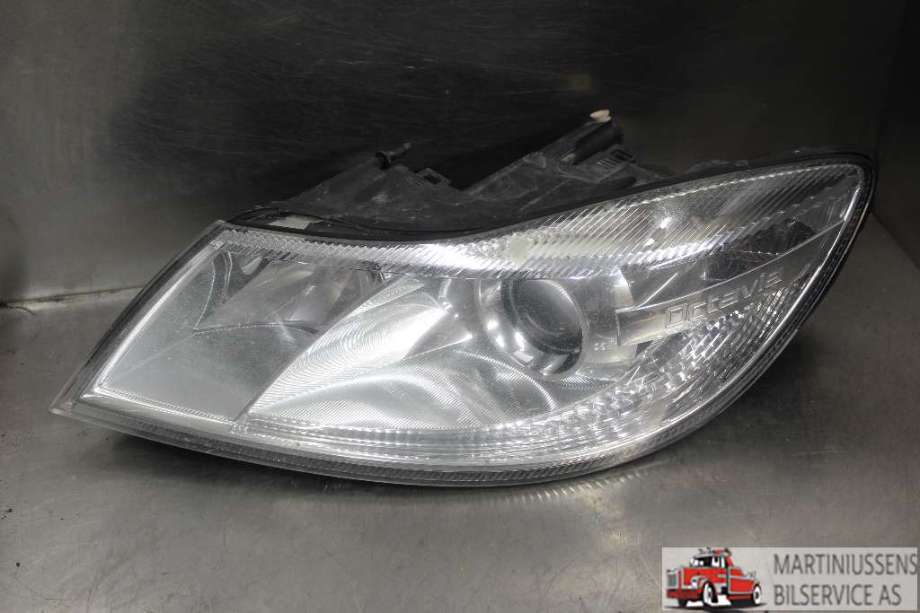Frontlykt venstre halogen til Škoda Octavia 2009-2013 (Type II, Fase 2)  (SKODA||1Z1 941 015 F)