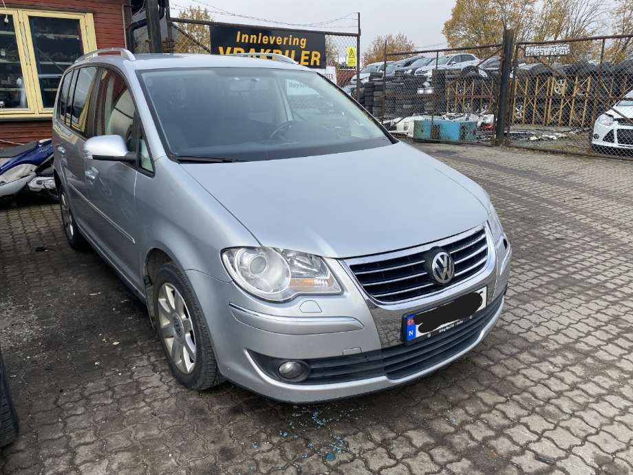 Støtfanger foran til VW Touran 2007-2010 (Type I, Fase 2)  (VOLKSWAGEN|)