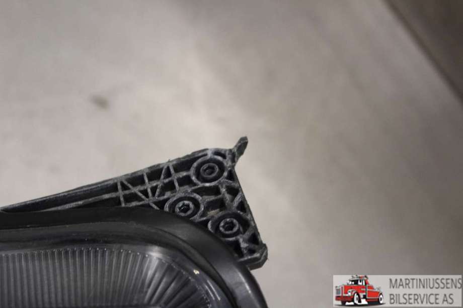 Frontlykt venstre halogen til Ford Focus 2018-->> (Type IV)  (FORD||JX7B-13W030-CE)
