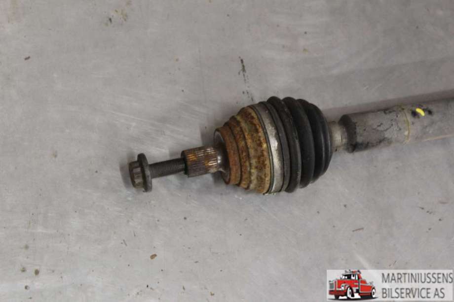 Drivaksel høyre foran til VW Golf VI 2008-2012  (VOLKSWAGEN||1K0 407 272 CC)