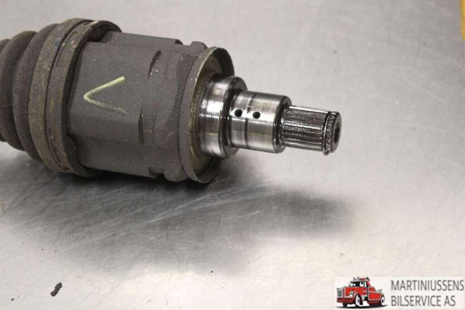 Drivaksel venstre foran til Toyota RAV4 2000-2006 (Type II)  (TOYOTA|)