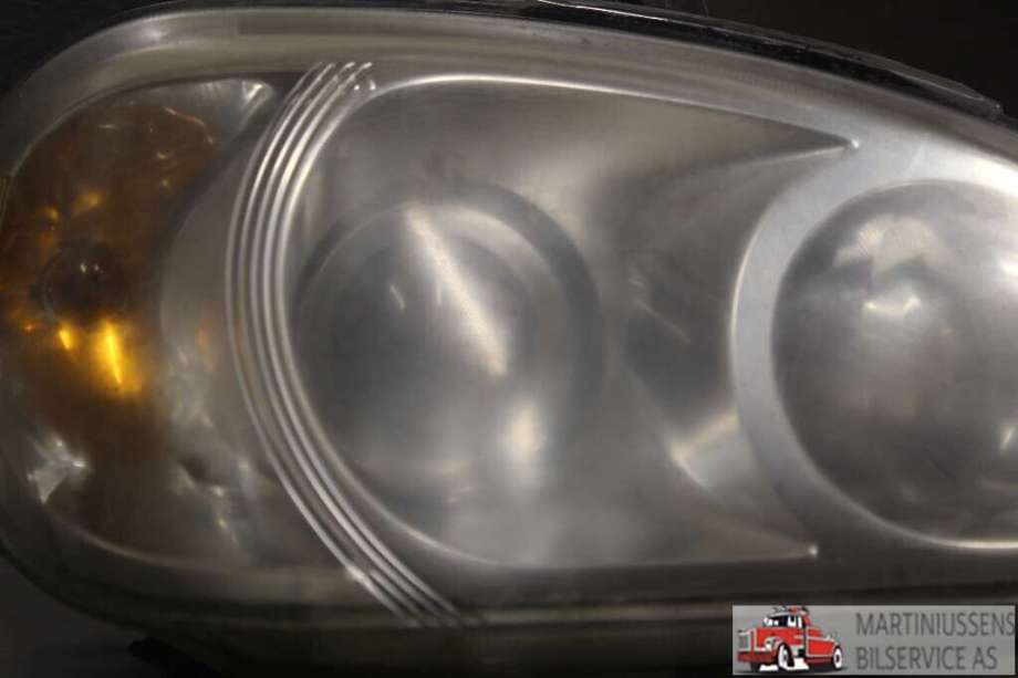 Frontlykt høyre xenon til Mercedes ML 1997-2005 (W163) (W163) (MERCEDES||223 156-00)