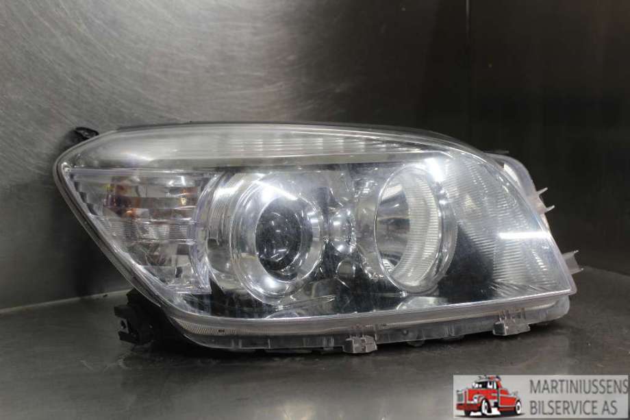 Frontlykt høyre halogen til Toyota RAV4, 2006-2009 (Type III, Fase 1) (TOYOTA|)
