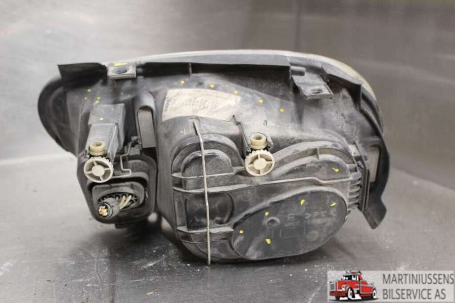 Frontlykt høyre halogen til VW Golf IV 1998-2003  (VOLKSWAGEN||67736940)
