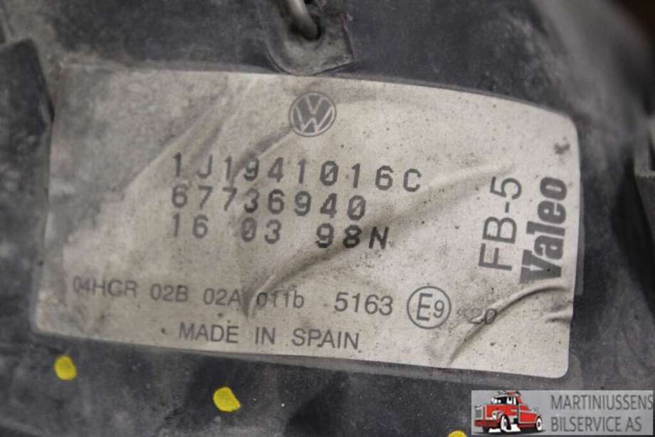 Frontlykt høyre halogen til VW Golf IV 1998-2003  (VOLKSWAGEN||67736940)