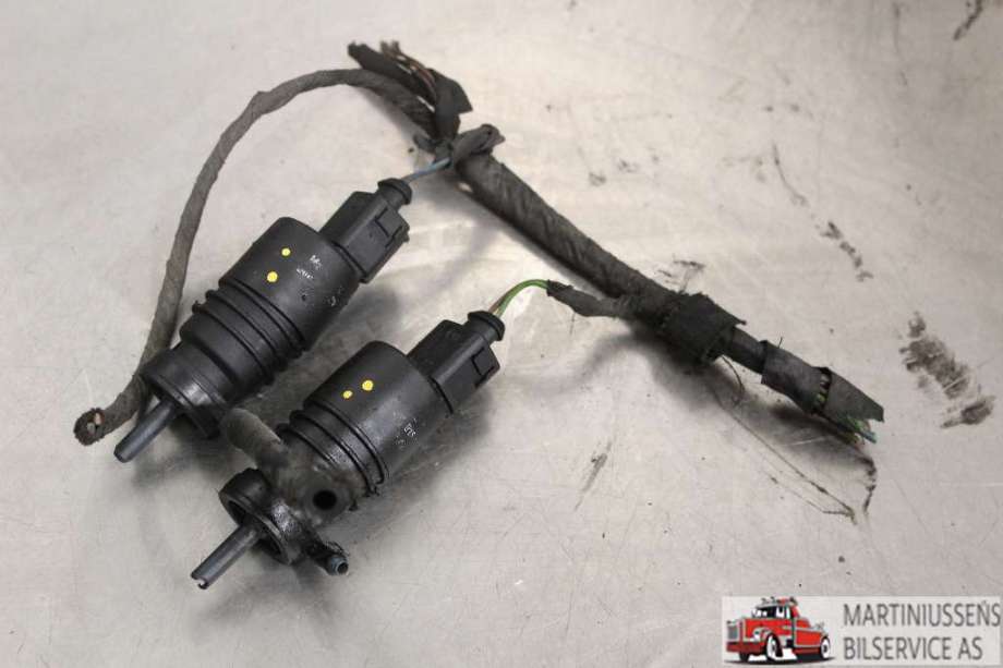 Spylerpumpe foran til Mercedes ML, 1997-2005 (W163) (W163) (MERCEDES|)